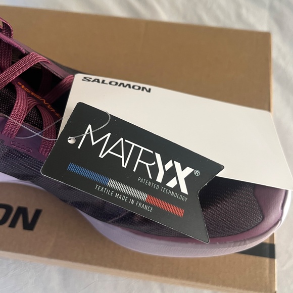 Solomon running shoe, Wmn's Sz 11 - Picture 3 of 6